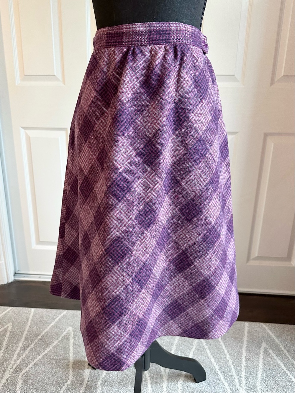 F.A. Chatta Vintage 70’s Maroon Navy & Gray Wool A-line Plaid Skirt